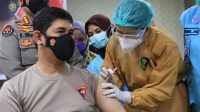 Jalani Vaksinasi Covid-19, Kapolda Sulsel: Vaksin ini Aman dan Halal