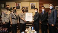Polda Sulsel Terima Penghargaan Trust Award dari Lemkapi