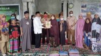 Dari Masjid ke Masjid, Erna Taufan Bagikan 100 Al Quran, Sentuh 4 Kecamatan se-Parepare