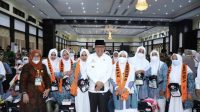 Taufan Pawe Serahkan Jemaah Calon Haji Asal Parepare ke PPIH Embarkasi Makassar