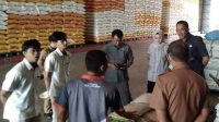 DPRD Parepare Sidak Gudang Beras Bulog, Sikapi Aduan Warga Penerima Rastra yang Berkutu