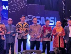 Pj Wali Kota Parepare Raih Penghargaan Peduli Media dari SMSI Sulsel