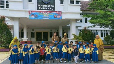 Pj Bupati Sambut Kunjungan PAUD Negeri Percontohan di Kantor Bupati Enrekang