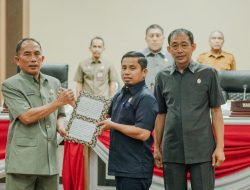 Pemkot Parepare Serahkan Rancangan Awal RPJPD 2025-2045 ke DPRD