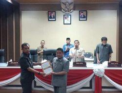 Rapat Paripurna DPRD, Pj Wali Kota Parepare Serahkan LKPJ TA 2023 ke Dewan