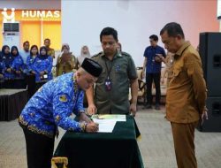 213 Guru dan Nakes Parepare Terima SK PPPK, Pj Wali Kota Akbar Ali Pesankan Peningkatan Kualitas Pelayanan Publik