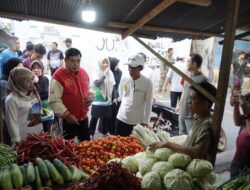Kendalikan Inflasi, Pj Wali Kota Parepare Pantau Harga dan Stok Bahan Pokok di Pasar Lakessi