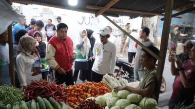 Kendalikan Inflasi, Pj Wali Kota Parepare Pantau Harga dan Stok Bahan Pokok di Pasar Lakessi