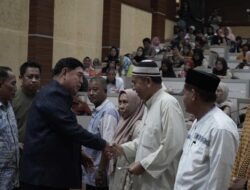 Pj Wali Kota Parepare Serahkan Insentif ke Ribuan Tokoh Masyarakat