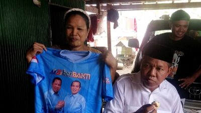 Dukung Pengembangan UMKM, MZ Borong Jajanan Kue Warga saat Blusukan di Sumpang Minangae