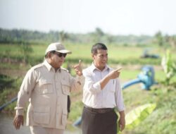 Presiden Prabowo Didampingi Mentan Amran Kunjungan Perdana ke Lahan Pertanian Merauke
