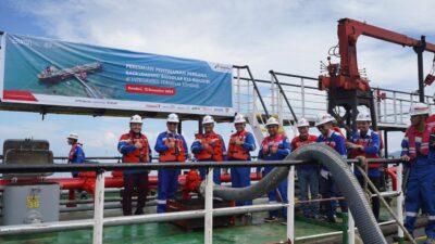Pertamina Patra Niaga Sulawesi Resmikan Jetty Kapal Industri dan Penyaluran Perdana Backloading Biosolar B35 Industri di Kendari