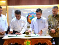 Teken MoU, Mentan Amran dan Menaker Yassierli Siapkan SDM Handal untuk Klaster Pertanian Modern