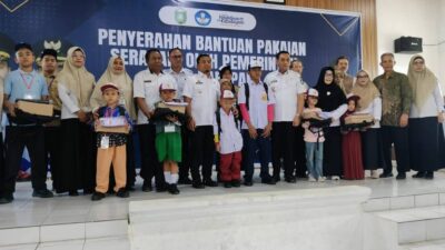 Realisasikan Janji Politik, Wali Kota Parepare Serahkan Seragam Gratis untuk SD dan SMP