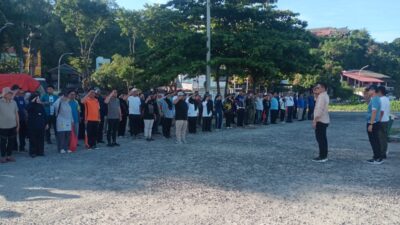 Aksi Jumat Bersih Tata Kawasan Pantai, Wali Kota Tasming Hamid Ingin Ciptakan Objek Wisata Andalan Parepare