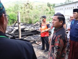 Musibah Kebakaran Landa Pesantren di Parepare, Wali Kota Tasming Hamid Hadir Salurkan Bantuan