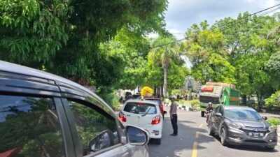 Satlantas Polres Parepare Gerak Cepat Urai Kemacetan Akibat Truk Mogok di Jalan