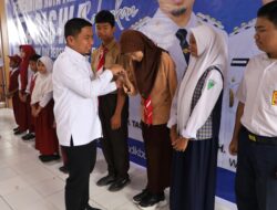 Wali Kota Parepare Salurkan BSM dan Beasiswa Berprestasi, Dorong Generasi Muda Raih Masa Depan Gemilang