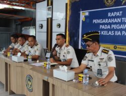 Pimpin Rapat Pengarahan Tupoksi Pegawai, Kalapas Parepare Tekankan Integritas dan Disiplin