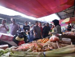 Jelang Iduladha, Tasming Hamid dan Forkopimda Pantau Stabilitas Harga Sembako di Pasar Lakessi